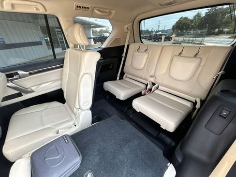 Used 2023 Lexus GX 460 Luxury w/ Sport Design Package AWD/4WD image 13
