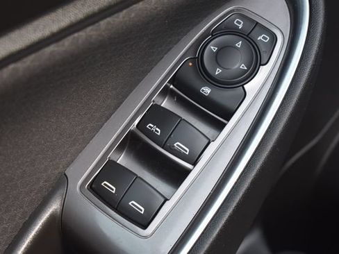 Used 2018 Chevrolet Malibu LT FWD image 19