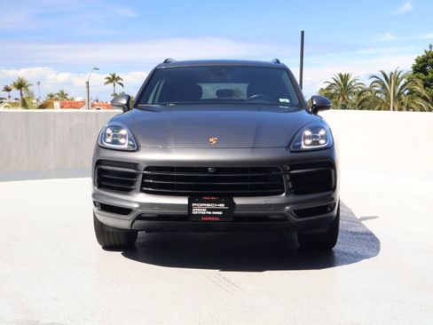 Certified 2023 Porsche Cayenne w/ Premium Package AWD/4WD image 6