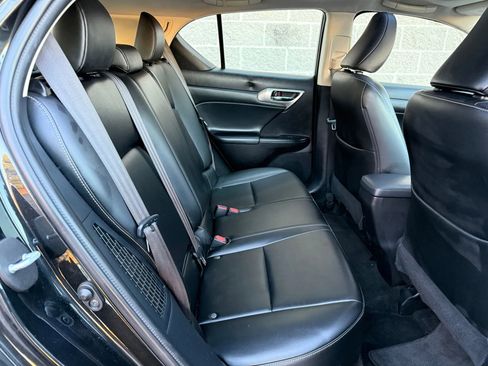 Used 2017 Lexus CT 200h image 20