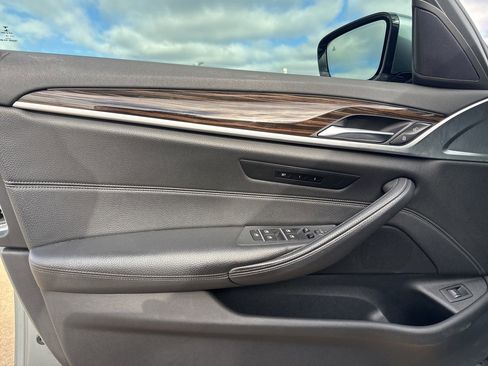 Used 2019 BMW 530i w/ Convenience Package image 25
