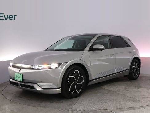 Used 2024 Hyundai Ioniq 5 Limited RWD image 2
