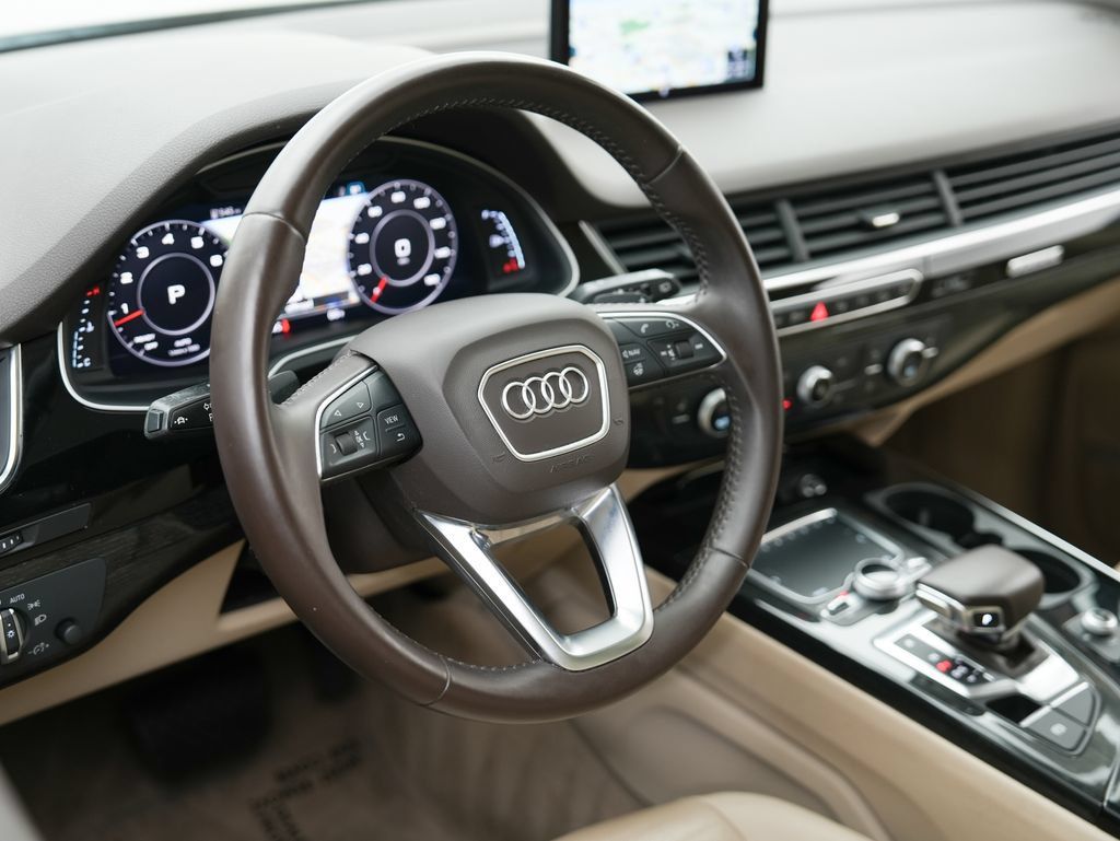 Used 2019 Audi Q7 3.0T Premium Plus w/ Premium Plus Package AWD/4WD image 9