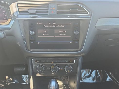 Used 2021 Volkswagen Tiguan SEL w/ 2-Row Tiguan MDO Package AWD/4WD image 17
