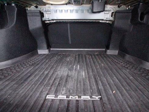 Used 2018 Toyota Camry LE image 27