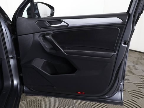 Used 2022 Volkswagen Tiguan S image 21