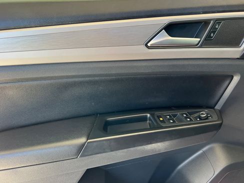 Used 2018 Volkswagen Atlas SE FWD image 12