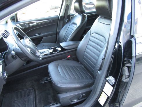 Used 2016 Ford Fusion SE w/ Equipment Group 202A image 10