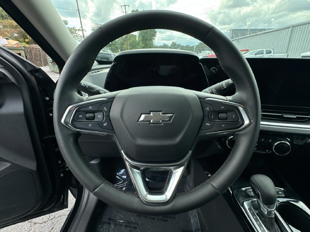 Used 2024 Chevrolet Trax ACTIV w/ Sunroof Package FWD image 16