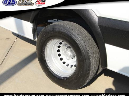 Used 2013 Freightliner Sprinter 3500 RWD image 9