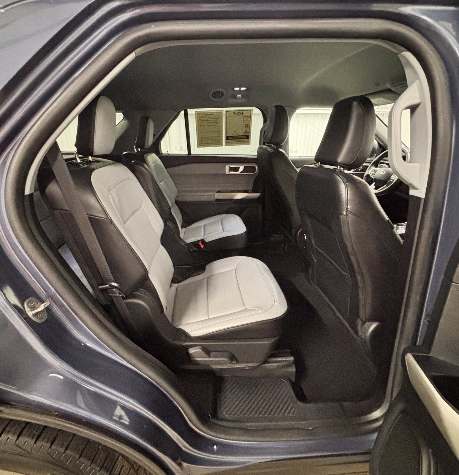 Used 2021 Ford Explorer XLT w/ Equipment Group 202A RWD image 20