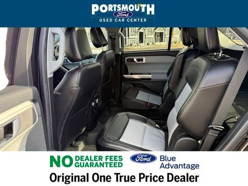 Used 2022 Ford Explorer XLT w/ Equipment Group 202A image 5