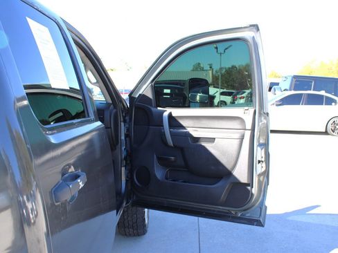 Used 2011 Chevrolet Silverado 2500 LT w/ Interior Plus Package image 29