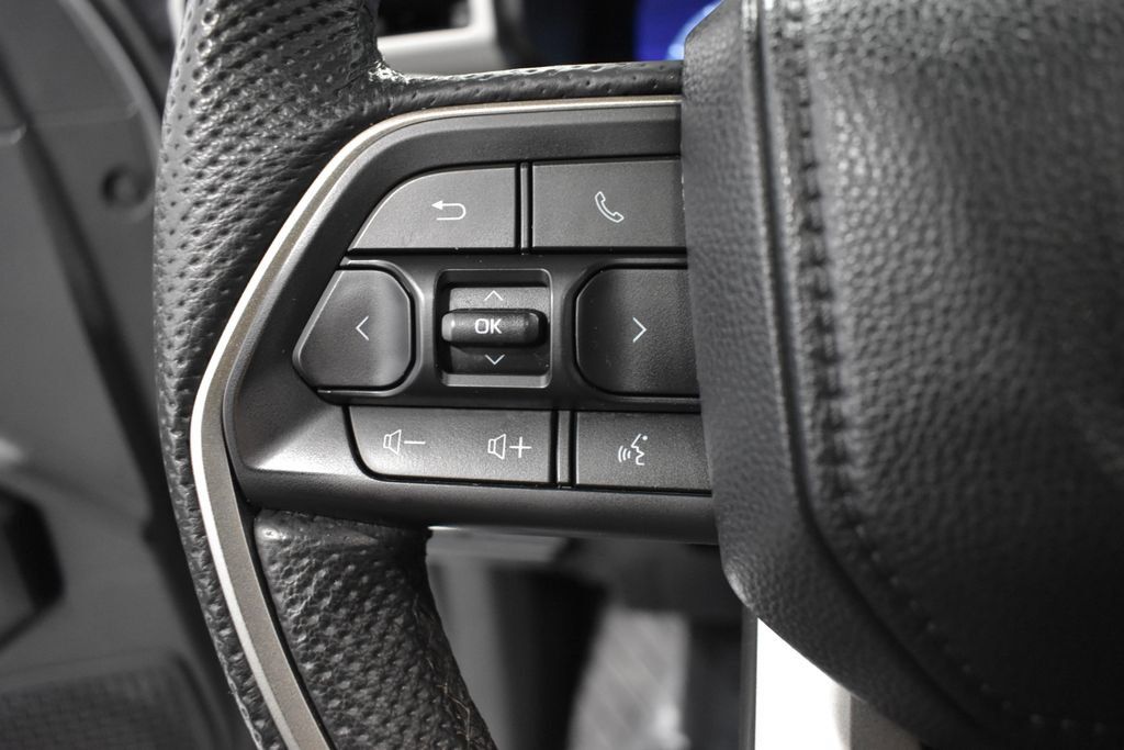 Used 2024 Toyota Tacoma TRD Off-Road w/ TRD Off Road Premium Package AWD/4WD image 32