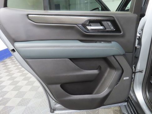 Used 2025 GMC Yukon AT4 w/ LPO, Get Active Package AWD/4WD image 71