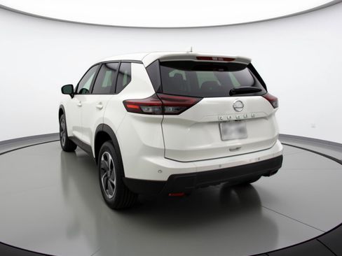 Used 2025 Nissan Rogue SV image 6