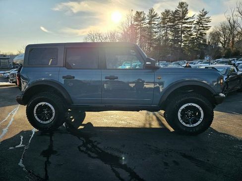 Used 2021 Ford Bronco Badlands image 8