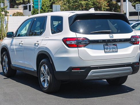 Used 2025 Honda Pilot EX-L image 7