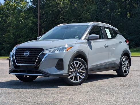 Used 2024 Nissan Kicks SV FWD image 4