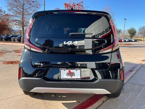 Used 2024 Kia Soul LX image 7