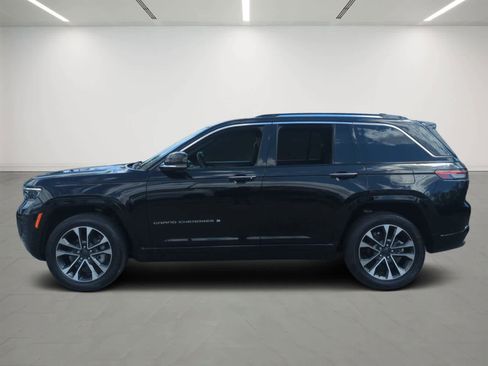 Used 2023 Jeep Grand Cherokee Overland AWD/4WD image 3