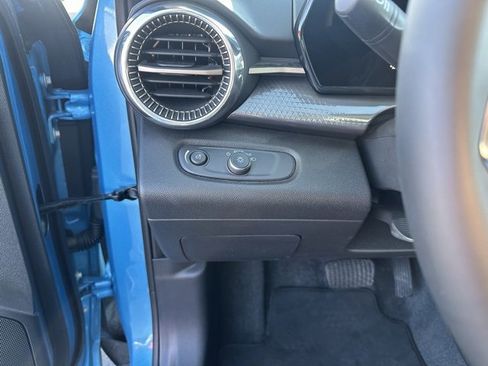 Certified 2025 Chevrolet Trax ACTIV w/ Driver Confidence Package image 4