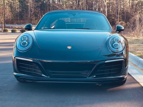 Used 2019 Porsche 911 Carrera S image 12