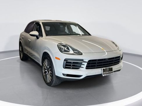 Used 2022 Porsche Cayenne Platinum Edition image 3