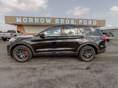 Used 2026 Ford Explorer ST-Line w/ ST-Line Street Pack AWD/4WD image 3