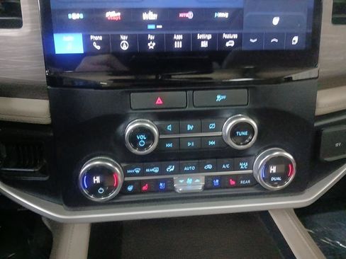 Certified 2022 Ford Expedition Limited image 16