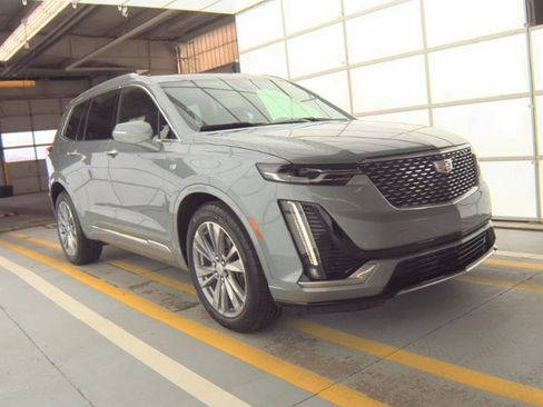 Used 2024 Cadillac XT6 Premium Luxury w/ LPO, Floor Liner Package AWD/4WD image 4