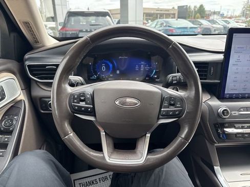 Used 2020 Ford Explorer Platinum w/ Premium Technology Package AWD/4WD image 10