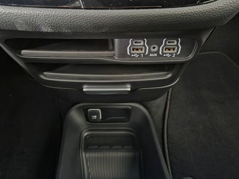 New 2025 Chrysler Pacifica Select image 27