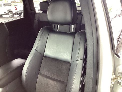 Used 2019 Jeep Grand Cherokee Altitude RWD image 11