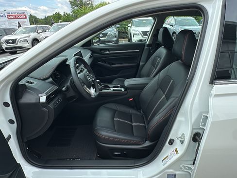 Certified 2024 Nissan Altima 2.5 SR FWD image 12