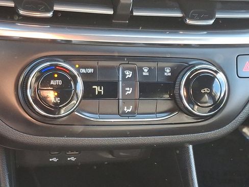 Used 2024 Buick Envista Preferred w/ Convenience II Package image 16