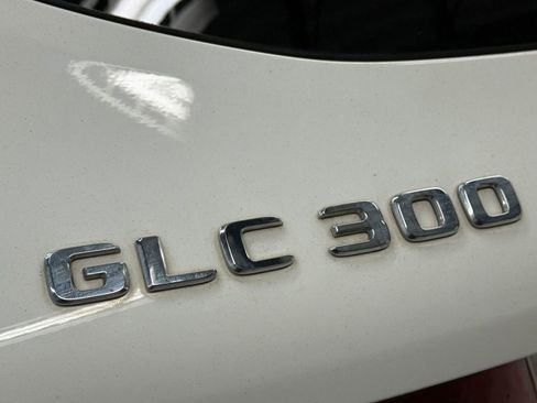 Used 2018 Mercedes-Benz GLC 300 4MATIC w/ Multimedia Package image 13