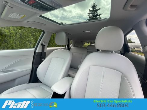 Used 2024 Hyundai Kona Limited FWD image 34