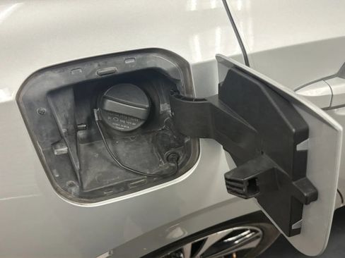 Used 2021 Nissan Sentra SV FWD image 30