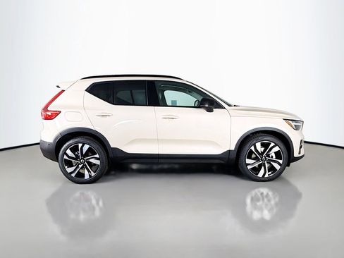 New 2026 Volvo XC40 B5 Plus w/ Protection Package Premier AWD/4WD image 8