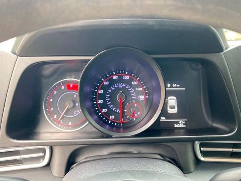 Used 2023 Hyundai Elantra SEL w/ Cargo Package image 9