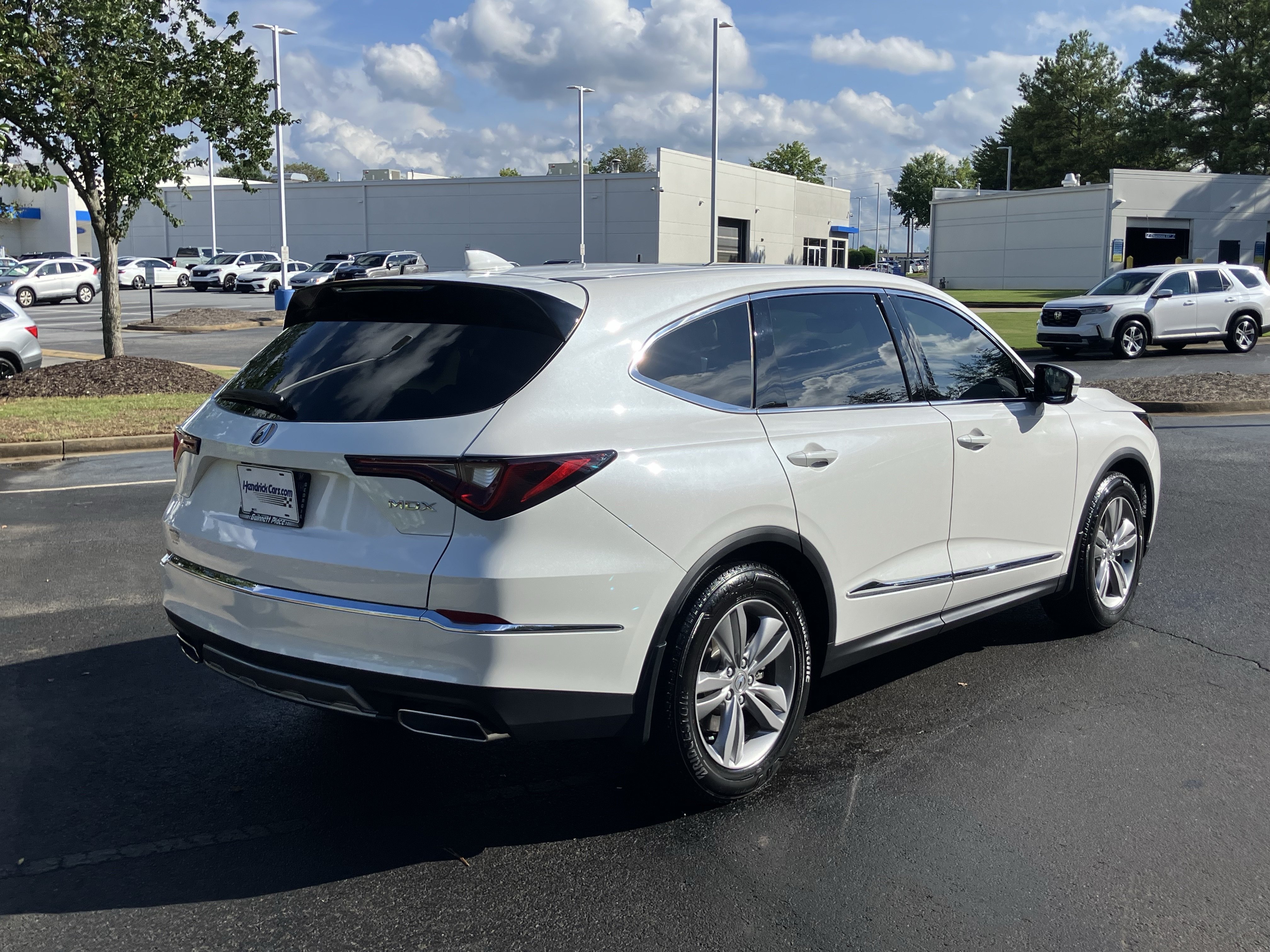 Used 2025 Acura MDX FWD image 10