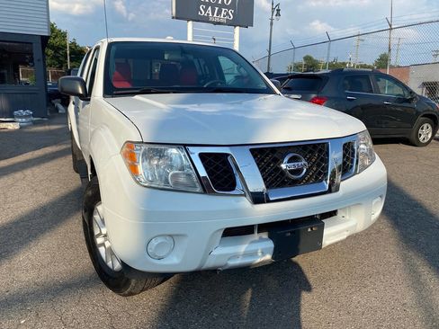 Used 2016 Nissan Frontier SV AWD/4WD image 4