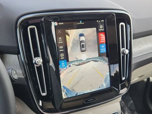 New 2026 Volvo XC40 B5 Plus w/ Protection Package Premier AWD/4WD image 9
