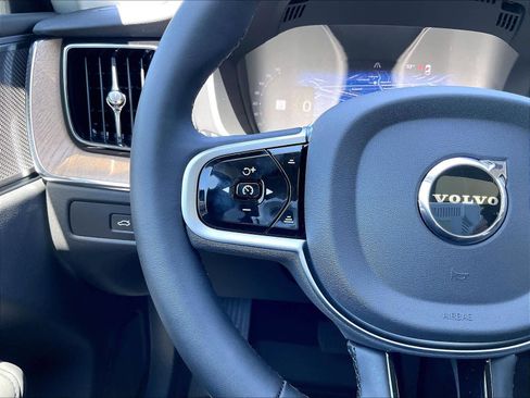 New 2026 Volvo XC60 T8 Plus w/ Climate Package AWD/4WD image 17