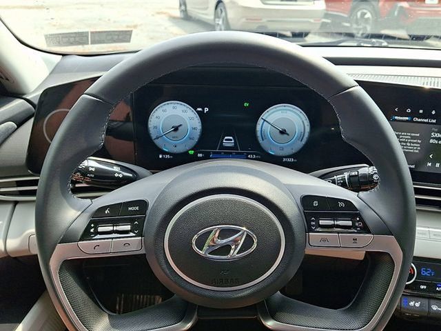 Certified 2023 Hyundai Elantra Limited w/ Cargo Package FWD image 23