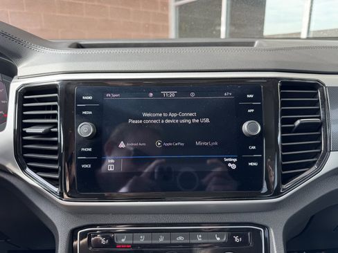 Used 2023 Volkswagen Atlas SEL Premium image 22