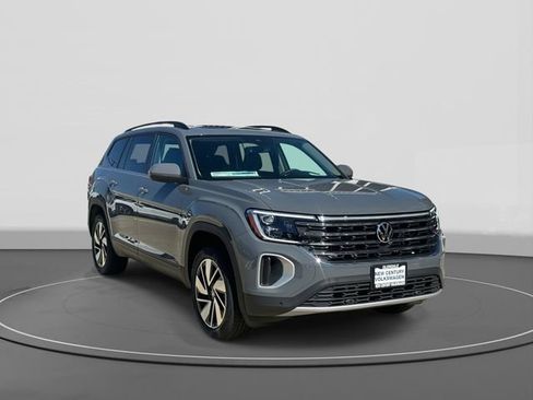 New 2026 Volkswagen Atlas SE image 1