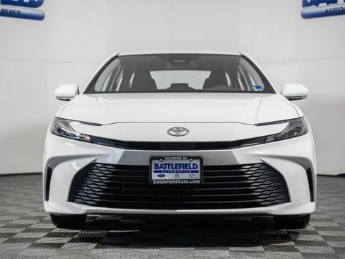 Used 2025 Toyota Camry LE image 2