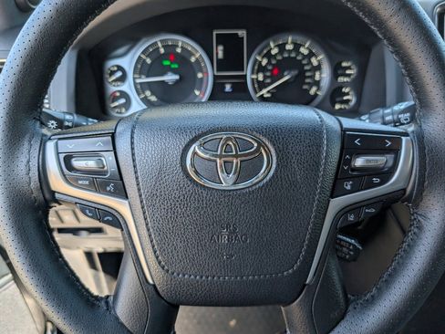 Used 2021 Toyota Land Cruiser image 19